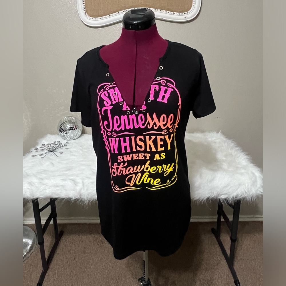 Smooth as Tennessee Whisky! New condition. Women’s sz-Lg